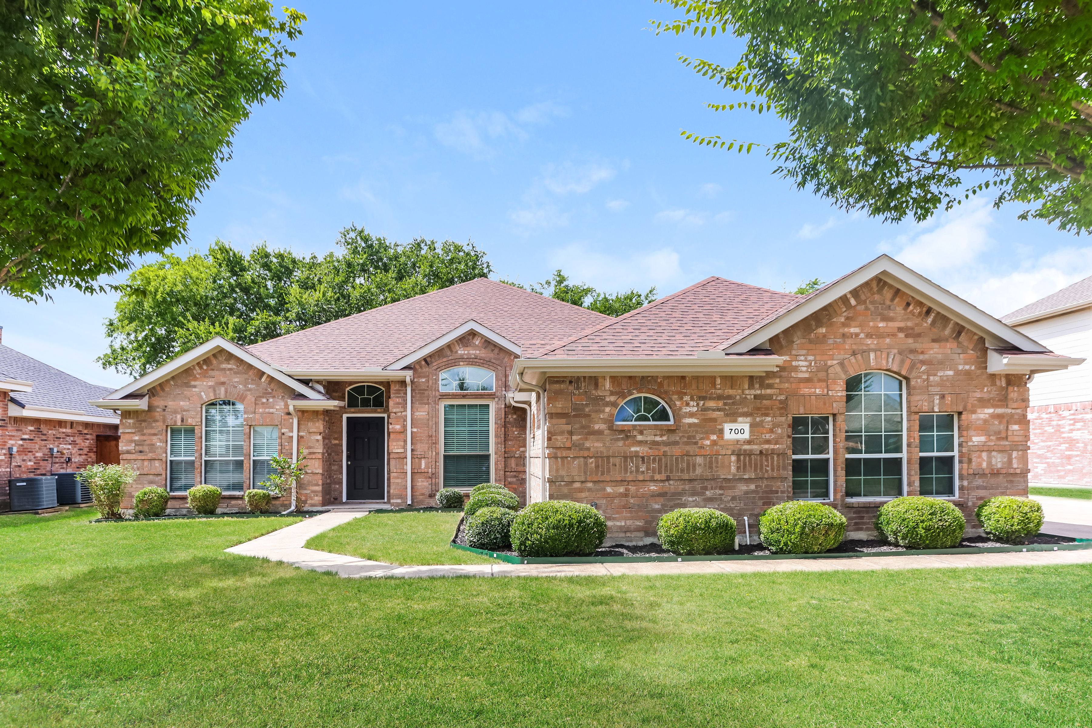 700 Shady Meadow Ln GLENN HEIGHTS, TX 75154
